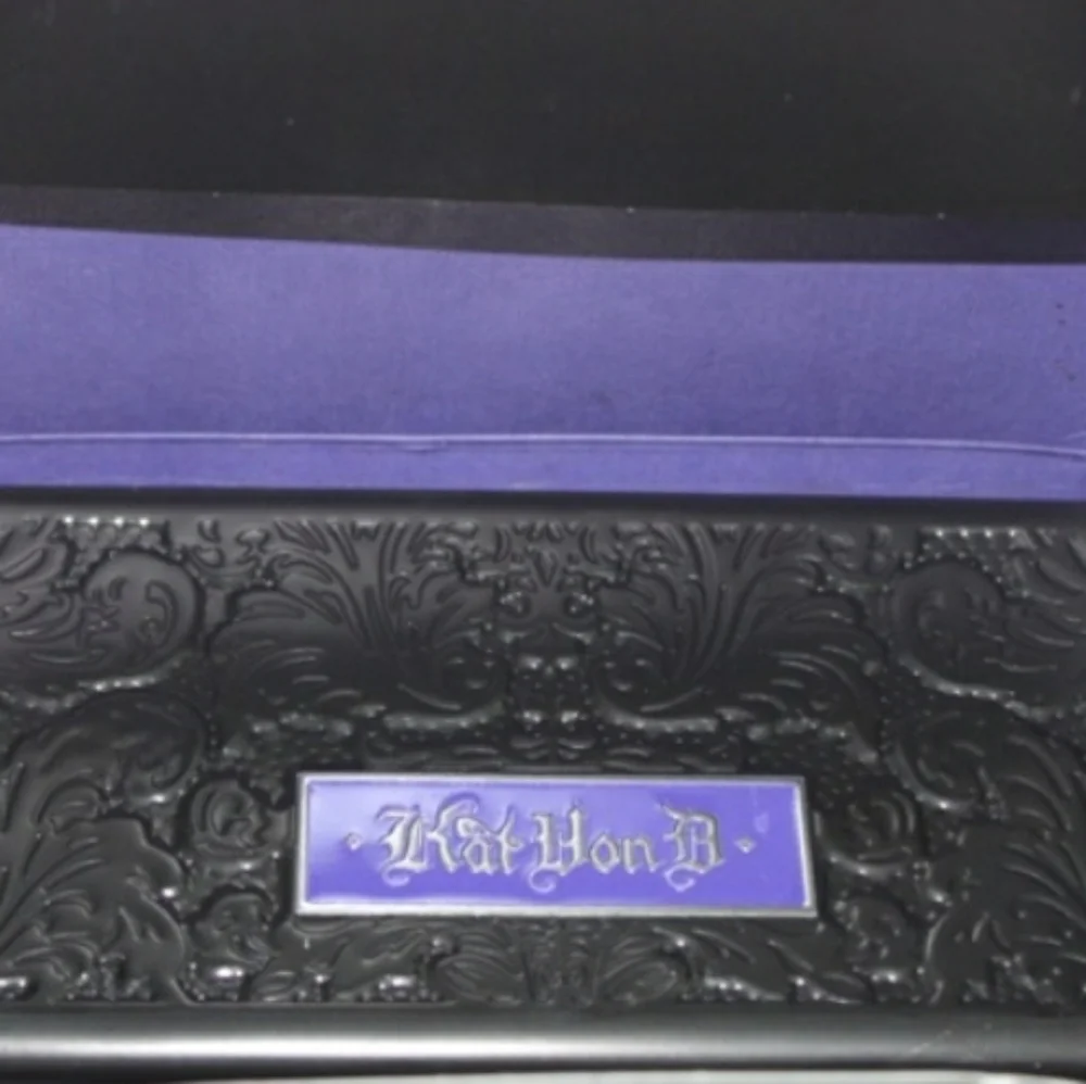 🌟HP🌟🧚‍♀️POETICA Kat Von D VERY RARE True Romance Eyeshadow Palette NWT